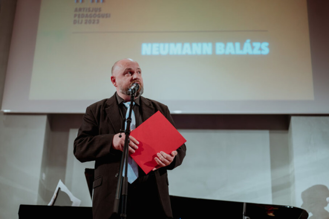 neumann-balazs-a-dijjal.jpg